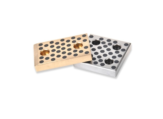 Un bon prix. Plat en bronze d'usage avec des anneaux de graphite en ligne